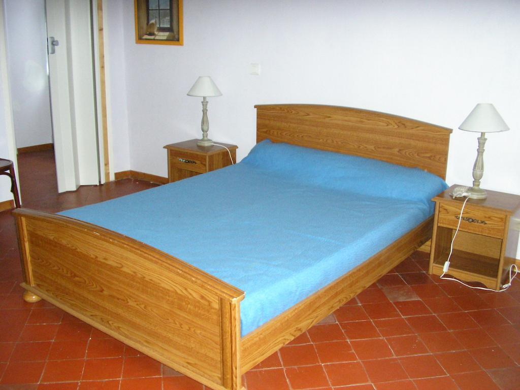 Lussan  Auberge Le Bistrot De Lussan الغرفة الصورة